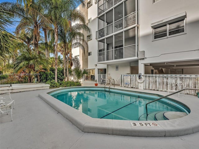 3 of 41 - 301 Sunrise Dr 1dw, Key Biscayne, FL