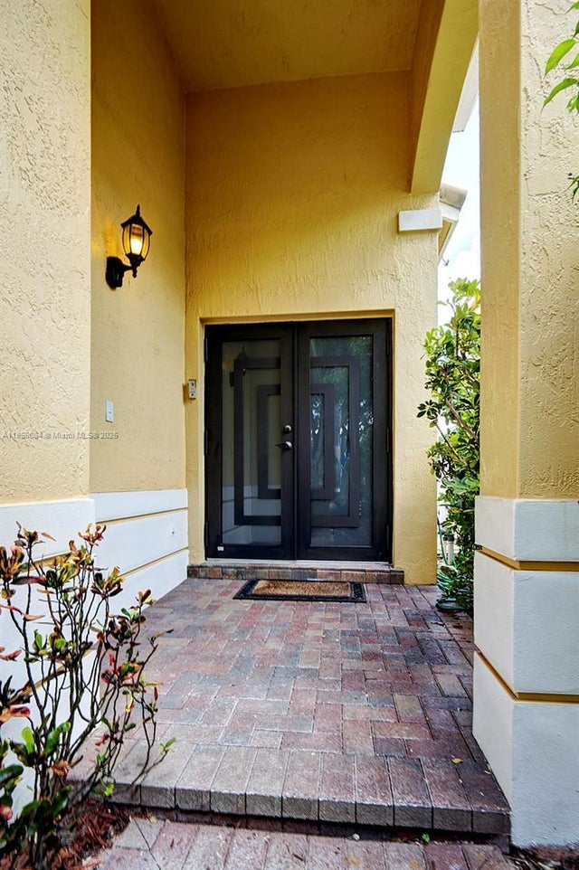 2 of 58 - 4362 Foxtail Ln, Weston, FL