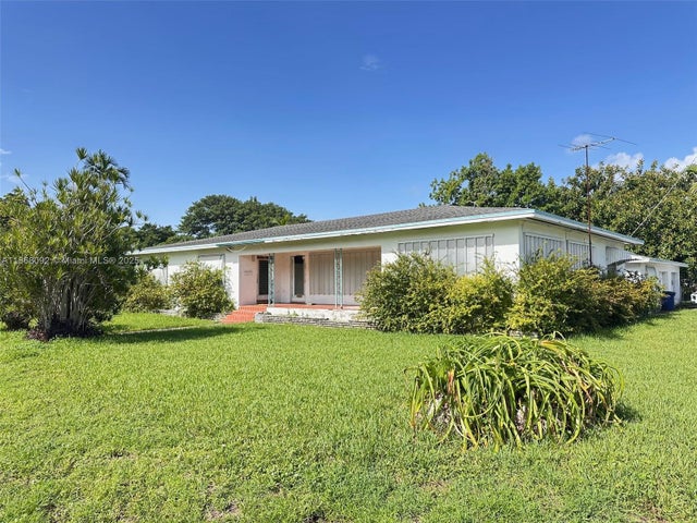 1 of 19 - 102 Sw 1st Ave, Hallandale Beach, FL