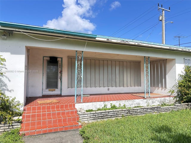 3 of 19 - 102 Sw 1st Ave, Hallandale Beach, FL