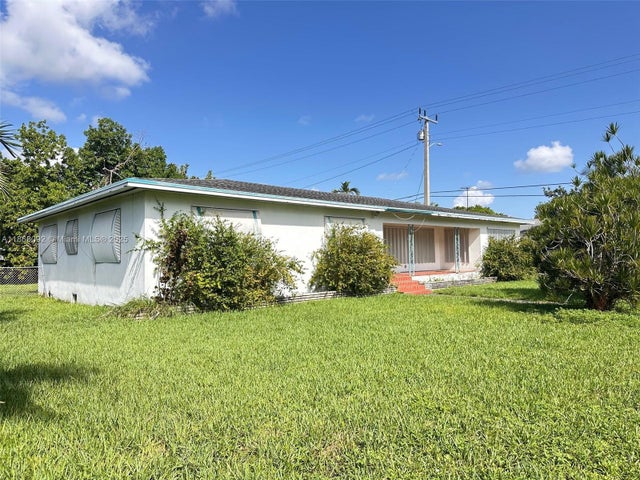 4 of 19 - 102 Sw 1st Ave, Hallandale Beach, FL
