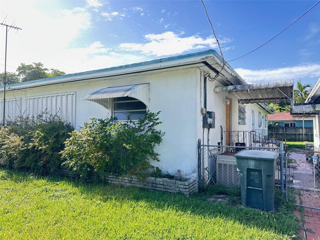 5 of 19 - 102 Sw 1st Ave, Hallandale Beach, FL