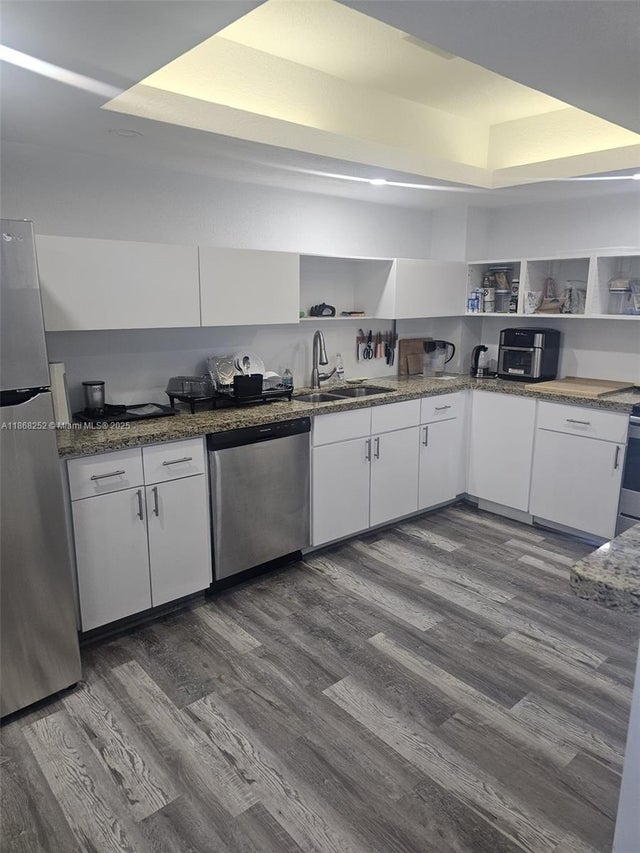 2 of 14 - 5825 Collins Ave Ph1-j, Miami Beach, FL