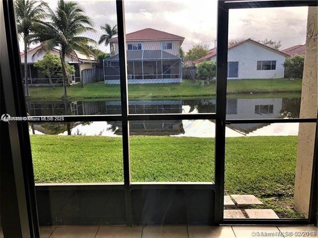 2 of 10 - 342 Lakeview Dr 102, Weston, FL
