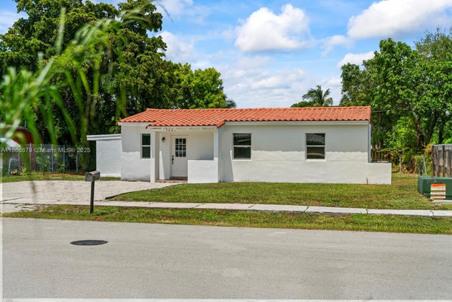 1 of 32 - 1631 Nw 12th Ct, Fort Lauderdale, FL