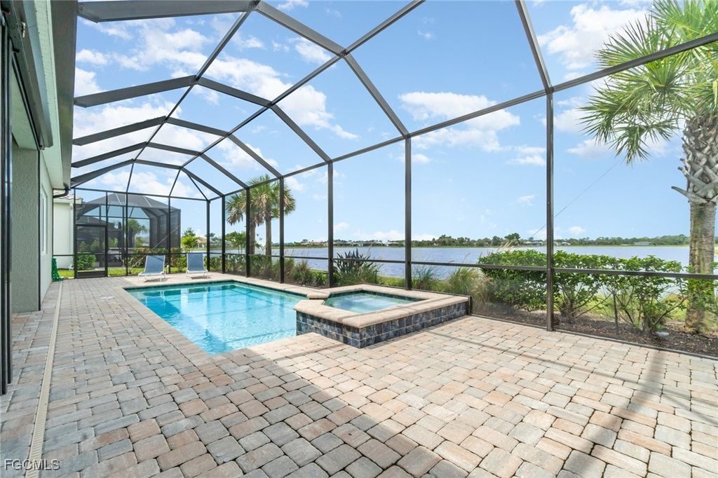 17583 Winding Oak Ln, NORTH FORT MYERS