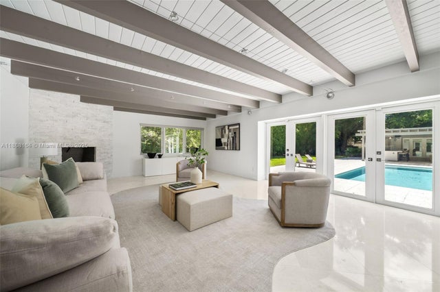 2 of 37 - 11001 Sw 64th Ave, Pinecrest, FL