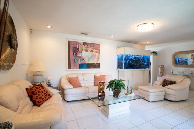5 of 44 - 11680 Sw 92nd St, Miami, FL