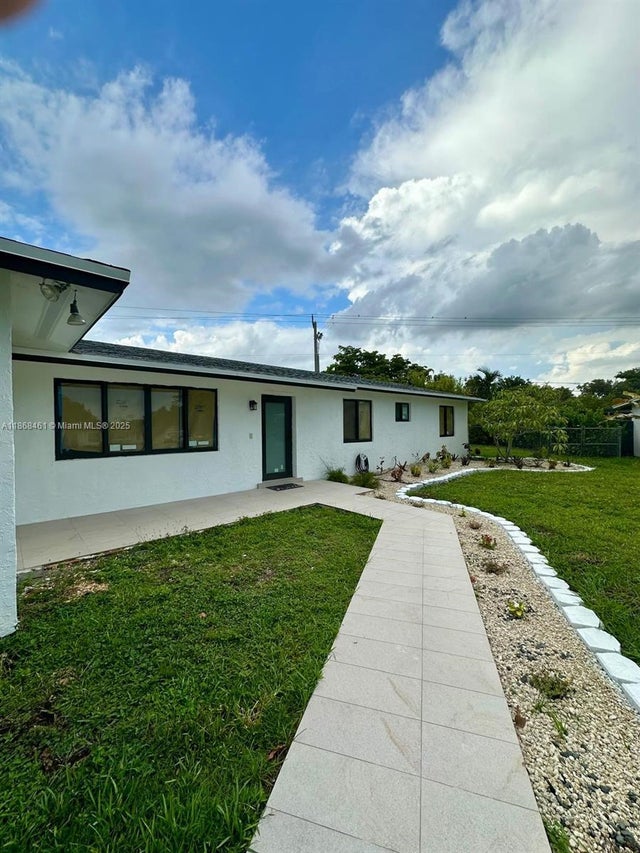 4 of 27 - 11283 Sw 112th Ter, Miami, FL