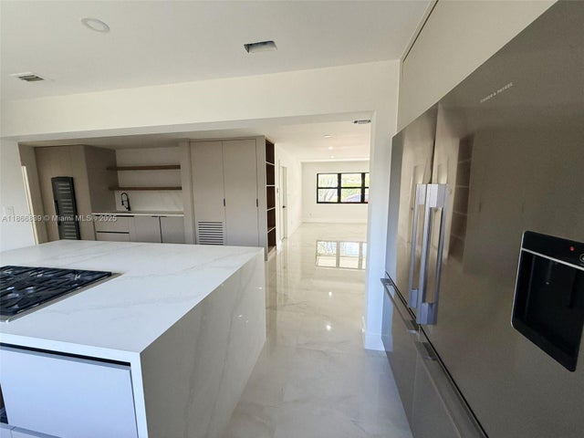 4 of 4 - 4021 Ne 17th Ter, Oakland Park, FL