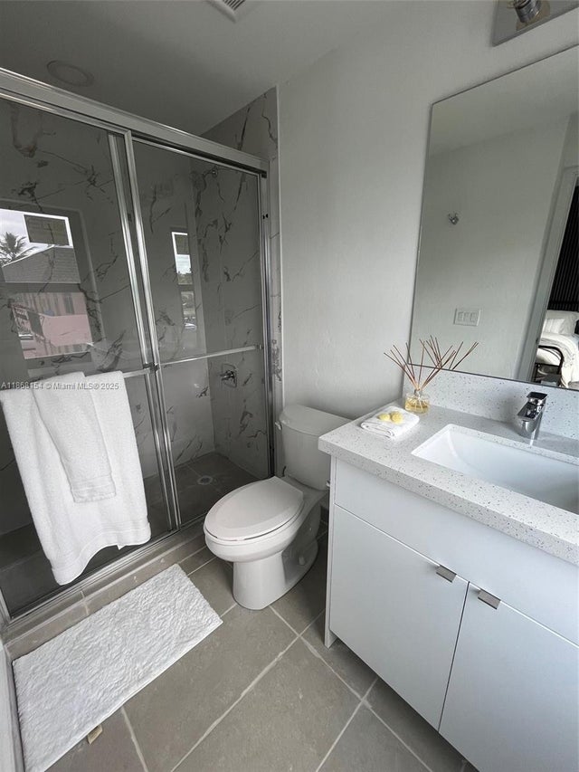 5 of 11 - 2526 Pierce Street 12, Hollywood, FL