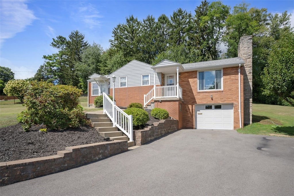 5004 Library Avenue, Bethel Park