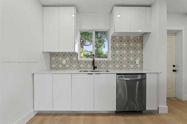 4 of 39 - 2941 Nw 69th Ter, Miami, FL