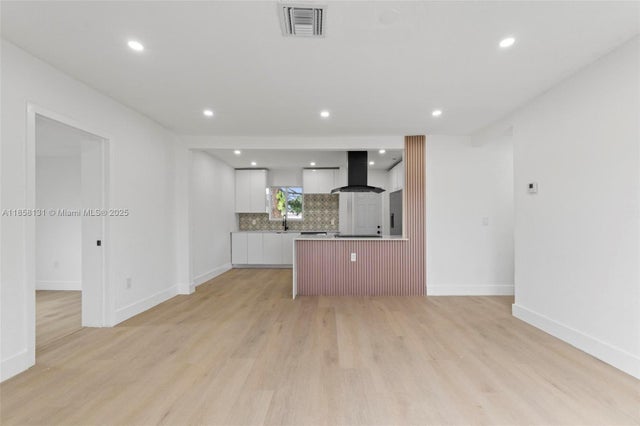 5 of 39 - 2941 Nw 69th Ter, Miami, FL