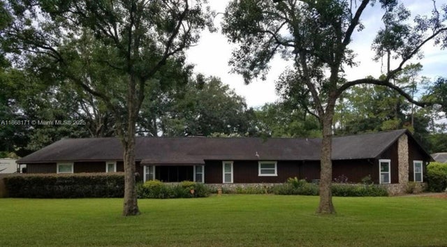 1 of 3 - 2020 Ne 11 Place, Ocala, FL
