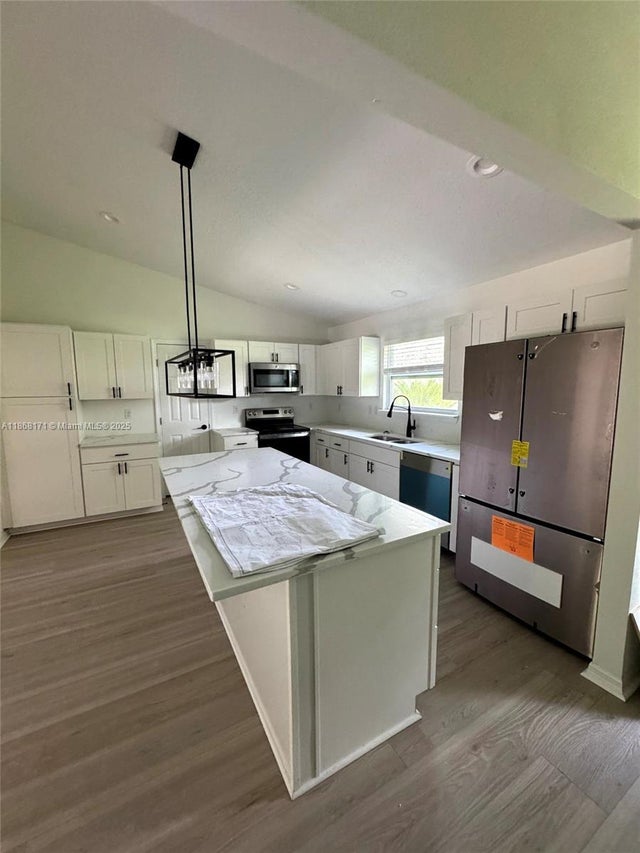 2 of 3 - 2020 Ne 11 Place, Ocala, FL