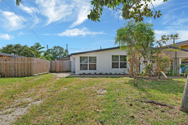 2 of 31 - 840 Nw 39th St, Oakland Park, FL
