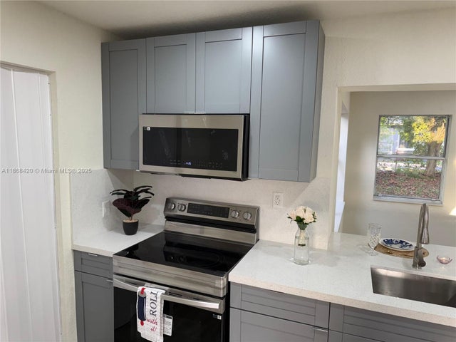 3 of 12 - 1508 Nw 32nd Ave, Lauderhill, FL