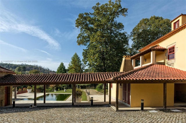 4 of 30 - 32 Quinta Da Insua, , FL