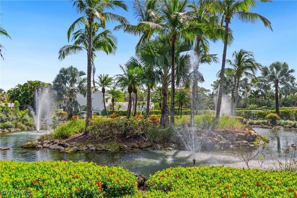 3327 Olympic Dr 526, Naples
