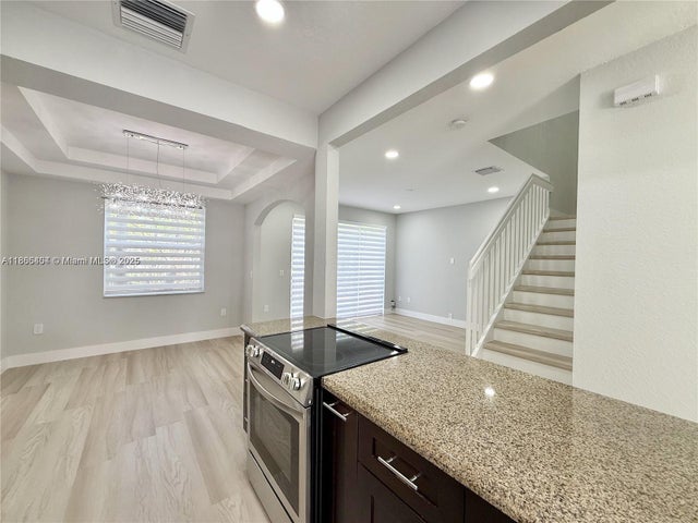 4 of 53 - 884 Nw 170th Ter, Pembroke Pines, FL