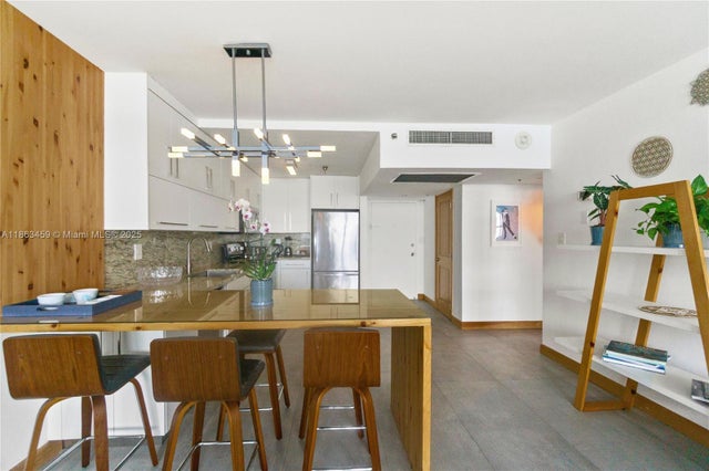 4 of 31 - 100 Lincoln Rd 1635, Miami Beach, FL