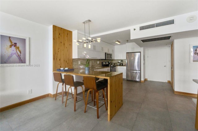 5 of 31 - 100 Lincoln Rd 1635, Miami Beach, FL