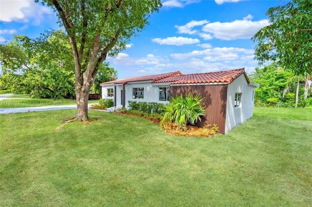 2 of 43 - 11320 Ne 11th Pl, Biscayne Park, FL