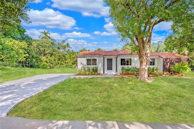 3 of 43 - 11320 Ne 11th Pl, Biscayne Park, FL