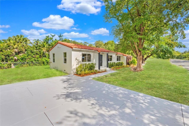 4 of 43 - 11320 Ne 11th Pl, Biscayne Park, FL