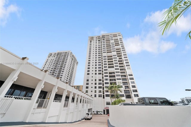 4 of 41 - 2401 S Ocean Dr 2304, Hollywood, FL
