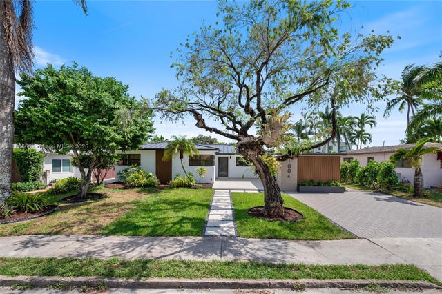 5 of 40 - 1004 Guava Isle, Fort Lauderdale, FL