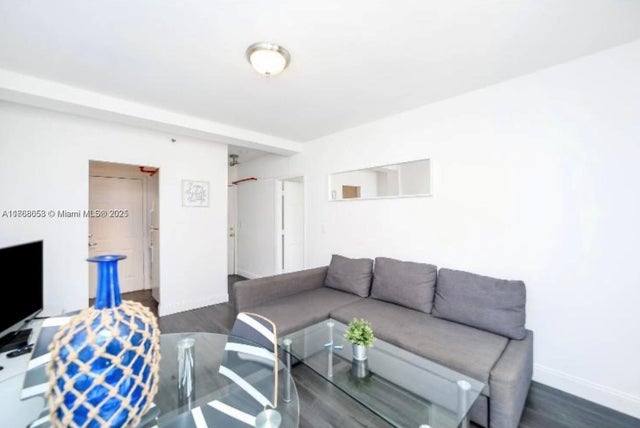 2 of 24 - 3030 Collins Ave 4f, Miami Beach, FL