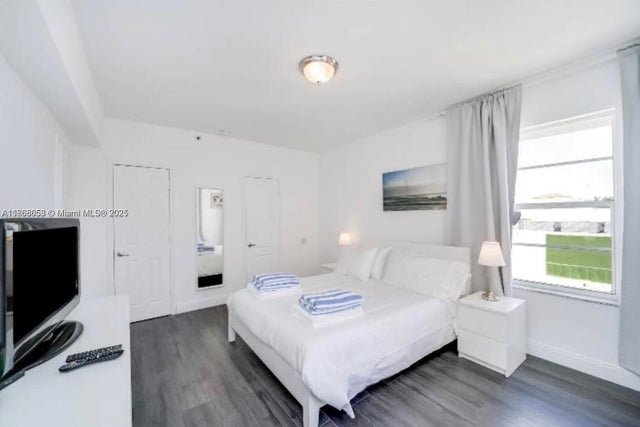 4 of 24 - 3030 Collins Ave 4f, Miami Beach, FL
