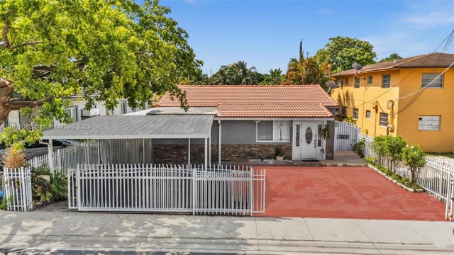 1 of 25 - 690 Se 8th St, Hialeah, FL