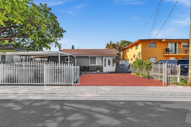 2 of 25 - 690 Se 8th St, Hialeah, FL