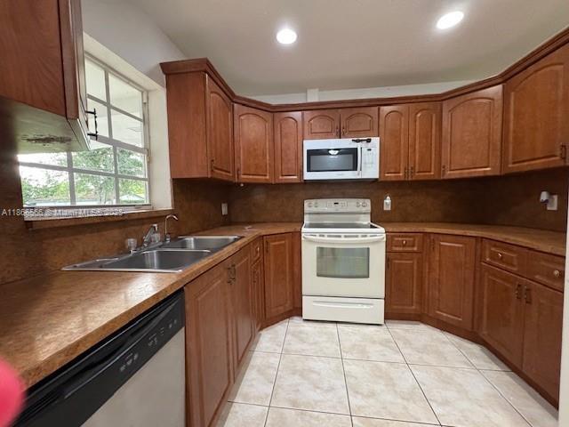 2 of 34 - 105 E 55th St, Hialeah, FL