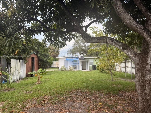 3 of 20 - 1060 Nw 121st St, North Miami, FL