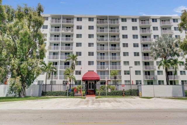 1 of 32 - 1251 Ne 108th St 411, Miami, FL