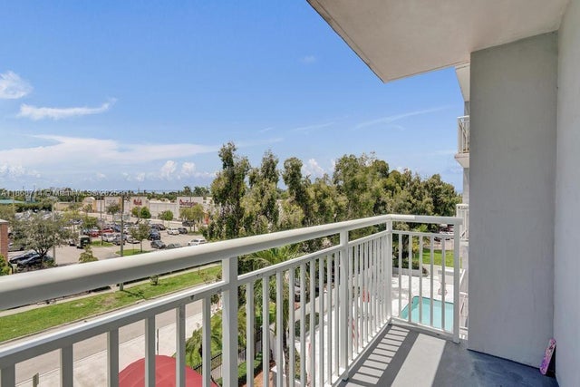 4 of 32 - 1251 Ne 108th St 411, Miami, FL