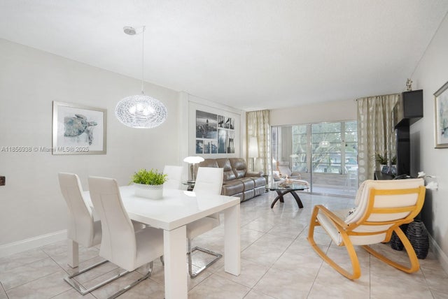 4 of 33 - 5102 Nw 36th St 511, Lauderdale Lakes, FL