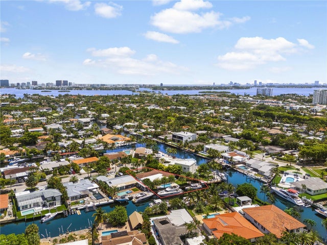 3 of 37 - 12910 Auralia Rd, North Miami, FL