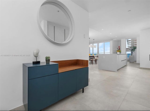 2 of 17 - 1 Nw Irausquin Blv 3a, , 