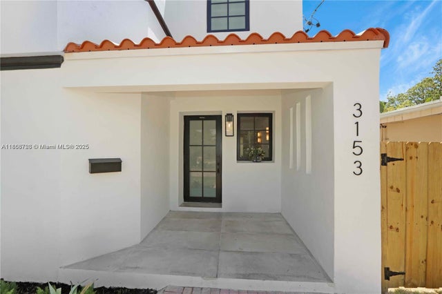 4 of 30 - 3153 Royal Palm Ave, Miami Beach, FL