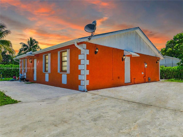2 of 56 - 235 Sw 16th Ter, Homestead, FL