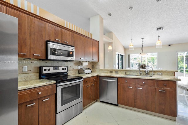 3 of 45 - 8195 Nw 41st St, Coral Springs, FL