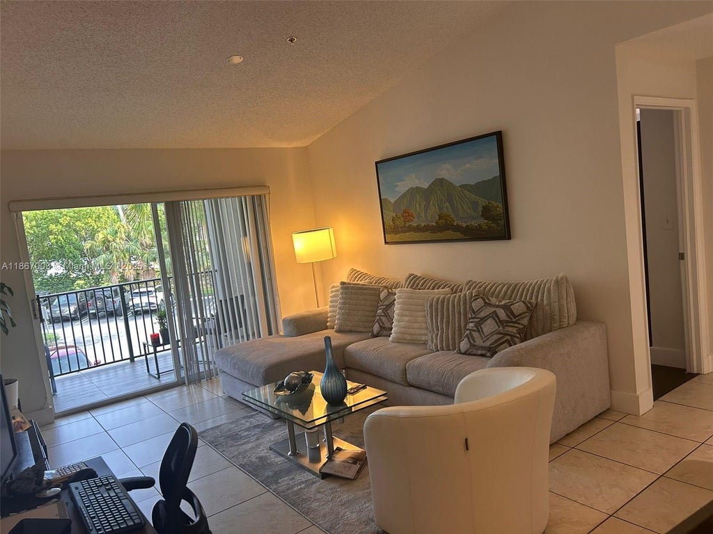 4370 Nw 107th Ave 205, Doral