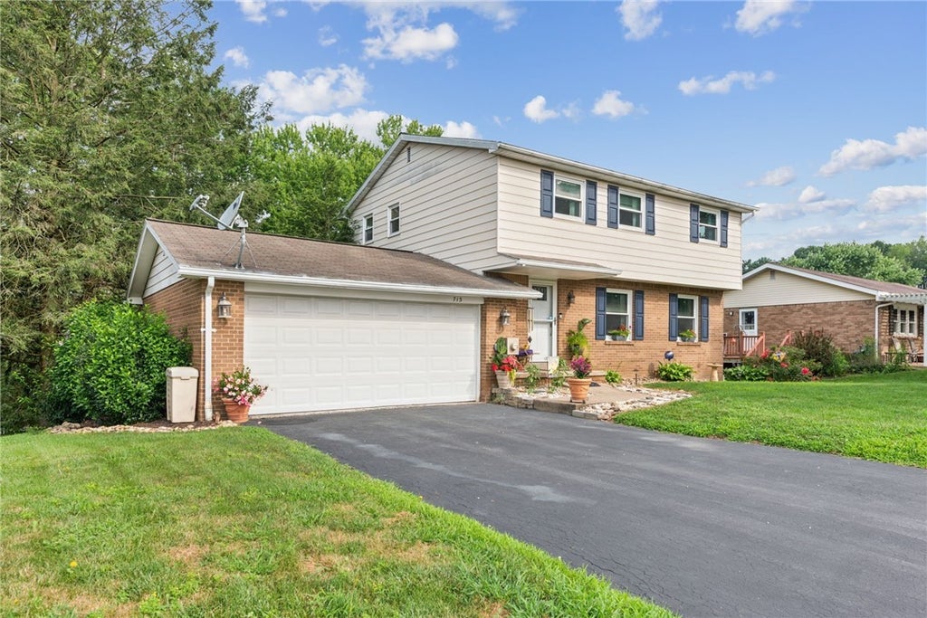 713 Courtview Drive, Hempfield