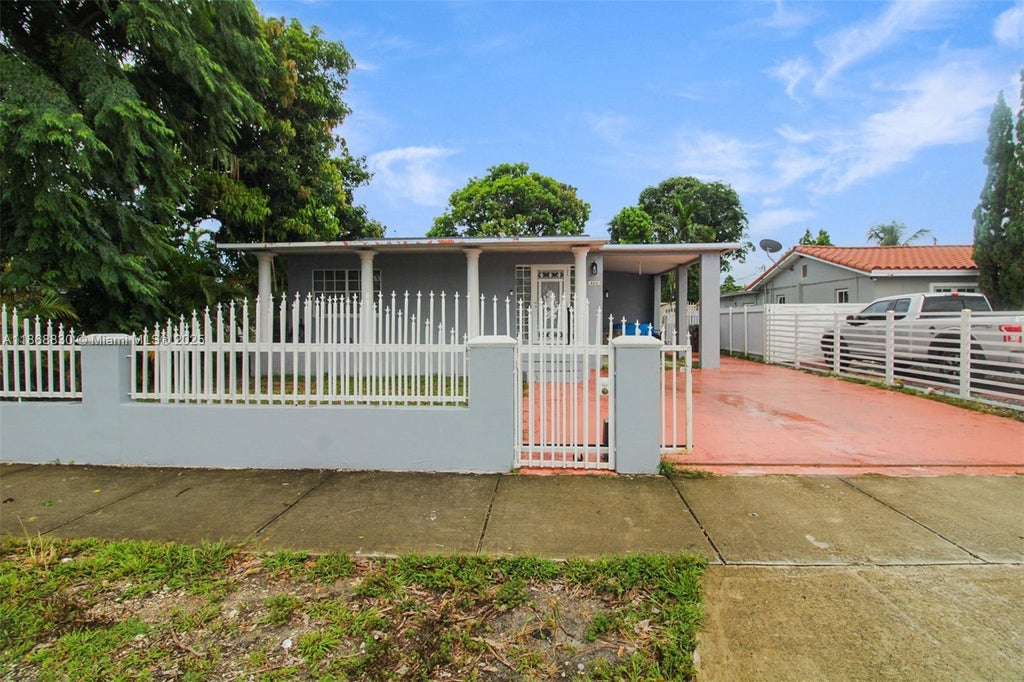 466 E 19th St, Hialeah