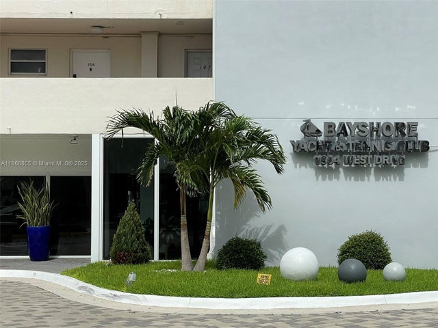 3 of 34 - 7904 West Dr 908, North Bay Village, FL